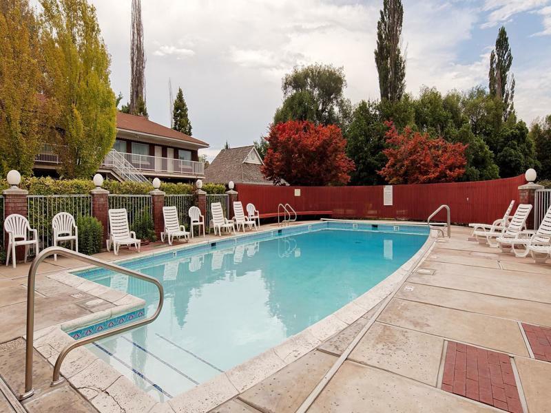 Baugh Motel, Surestay Collection By Best Western Logan Exterior foto